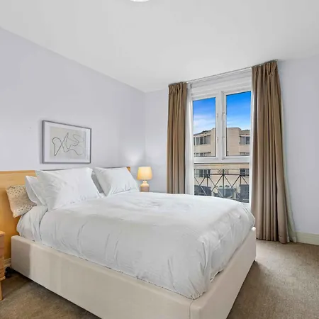 Lovely Boutique 1-Bed Unit With Gym & Pool Melbourne Exterior photo
